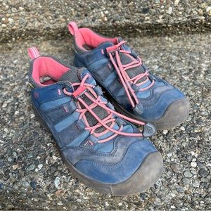 Keen girls (big kid) size 3 waterproof low profile hikers
